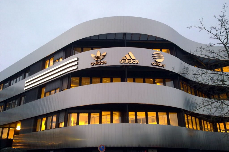 Ý nghĩa các Logo Adidas