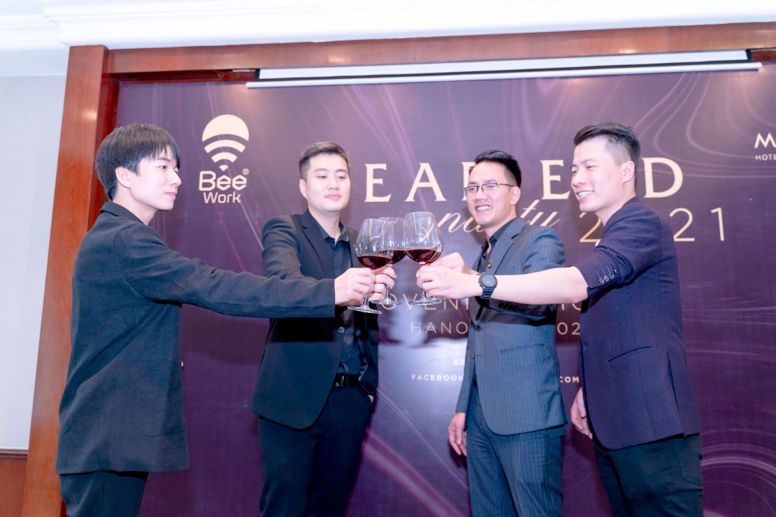 [BEE WORK] - TƯNG BỪNG TỔ CHỨC YEAR END PARTY 2021 TẠI MOVENPICK HOTEL